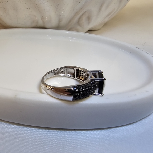 Silver Black Spinel Ring | Faceted Center Stone | Size 7 - Picture 2 of 4